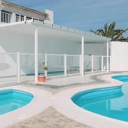 Stunning 2 Bedroom Duplex Close To Main With Seaviews Lägenhet Puerto del Carmen (Lanzarote)