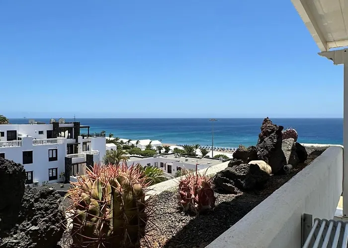 Apartament Stunning 2 Bedroom Duplex Close To Main With Seaviews