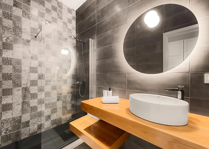 Stunning 2 Bedroom Duplex Close To Main With Seaviews Puerto del Carmen (Lanzarote)