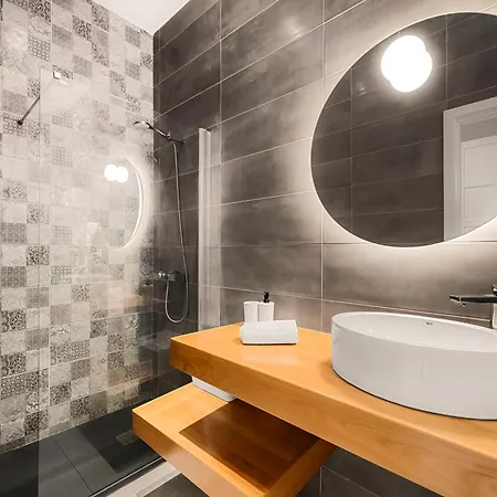 Stunning 2 Bedroom Duplex Close To Main With Seaviews بويرتو ذيل كارمين